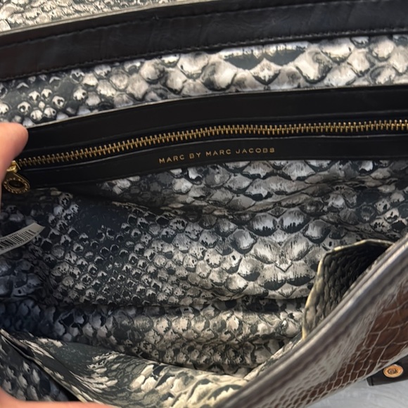 Black Leather Shoulder Bag - Picture 4 of 5